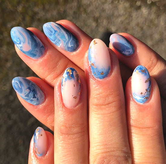 blue water marble nail art idea