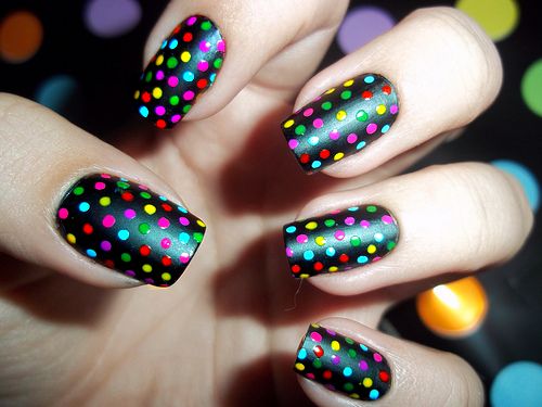 polka dot nails