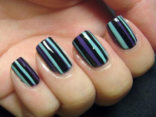 stripe_nail_design