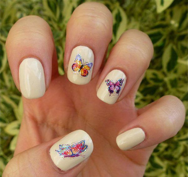 22091215-butterfly-nails