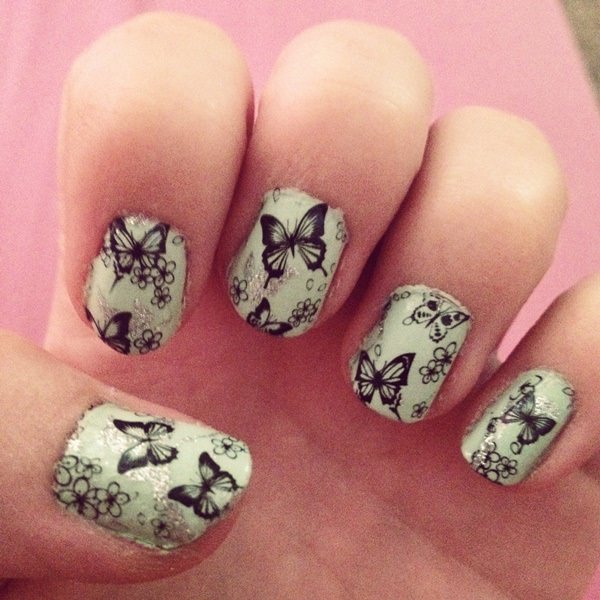 3091215-butterfly-nails
