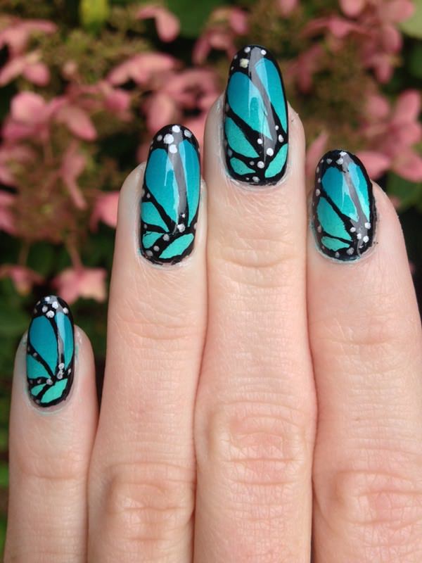 8091215-butterfly-nails