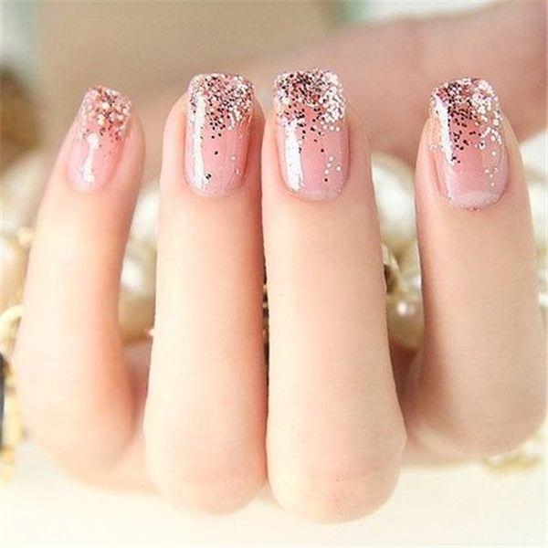 47020216-pink-nail-designs