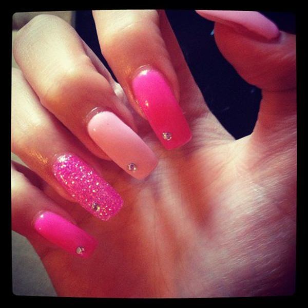 66020216-pink-nail-designs
