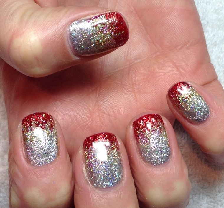 christmas-proposal-glitter nails