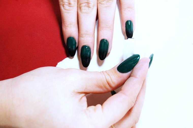 christmas-nails-idea-dark-green