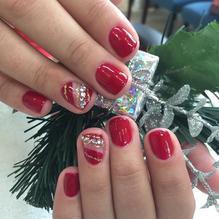 Christmas-red-ring-fingernails-glitter