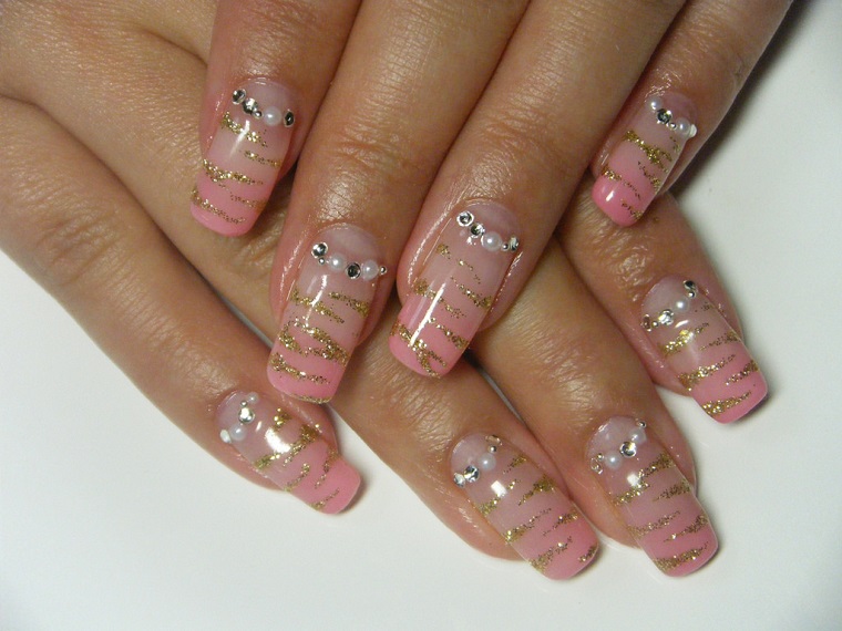 gel-nail-art-glitter-oro