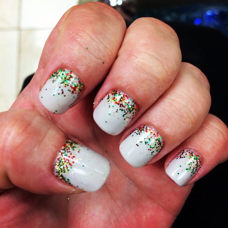 Christmas-nails-white-colored-glitter