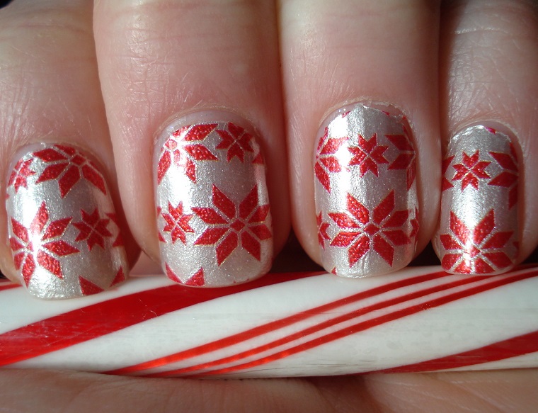 nails-for-christmas-silver-red