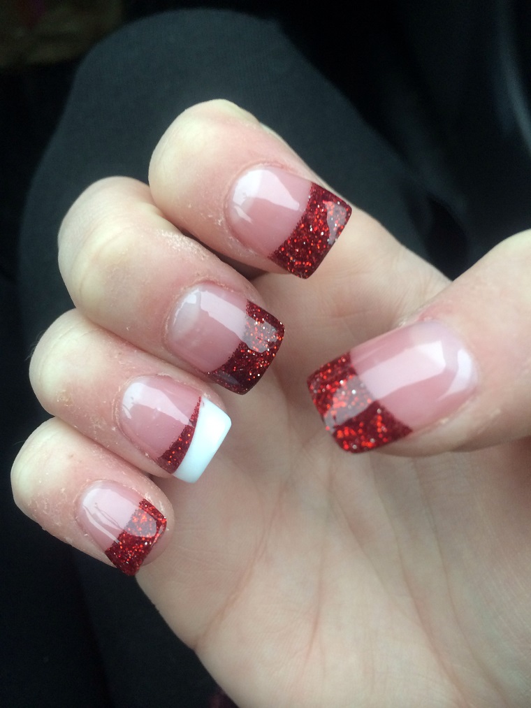 nails-for-christmas-french-red-ring-white