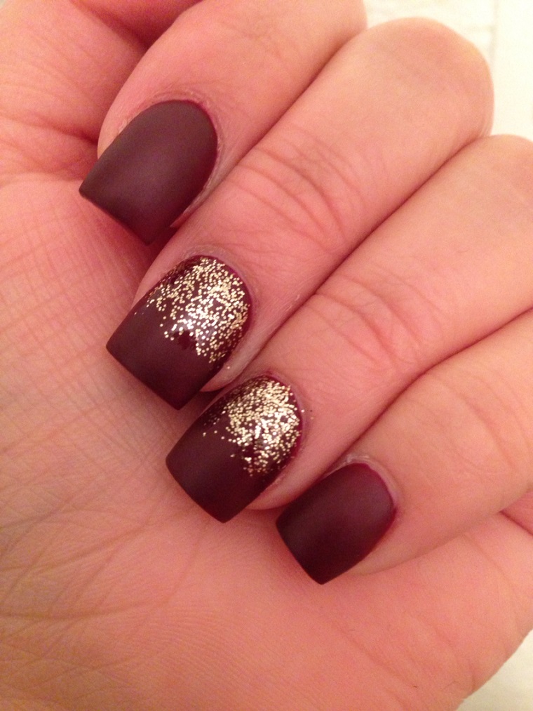 nails-for-christmas-bordeaux-matte