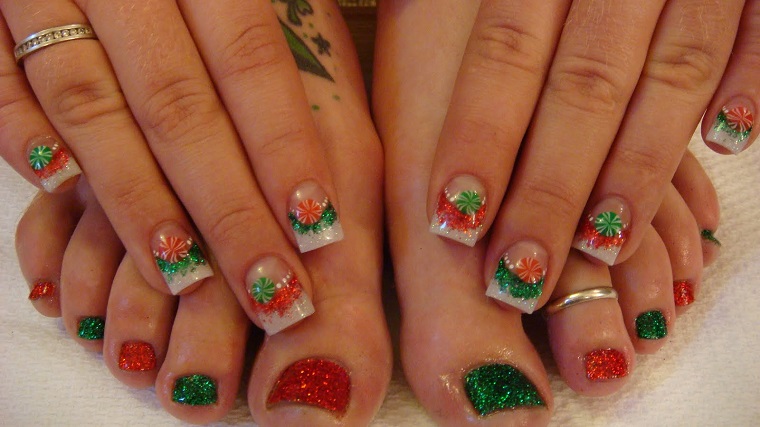 nails-for-christmas-idea-hands-feet