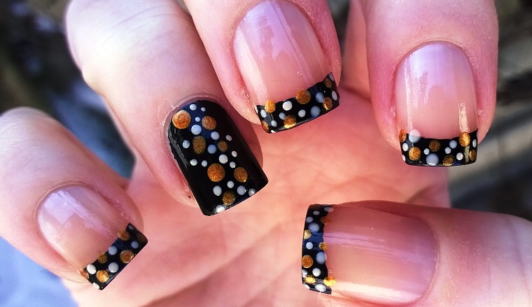 black-polka-dot-gel-nails-nail-art