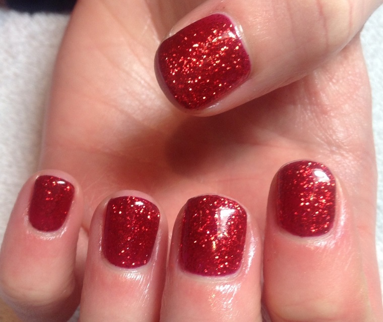 nails-for-christmas-idea-red-bright