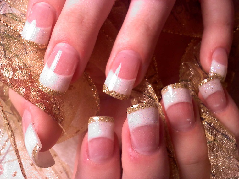 golden-french-christmas-nails