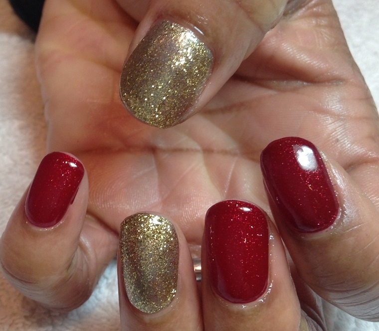 christmas-nails-red-gold
