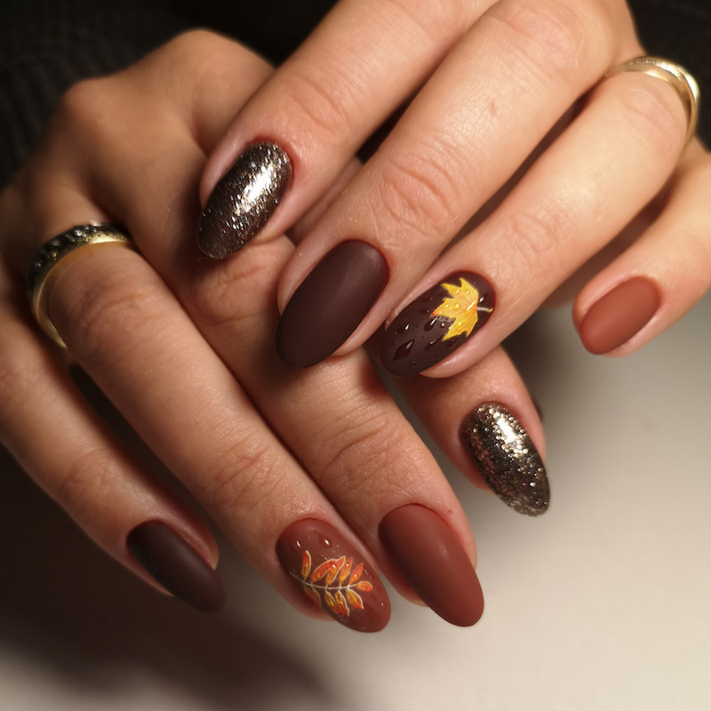 nail polish brown nail art autumn 2021